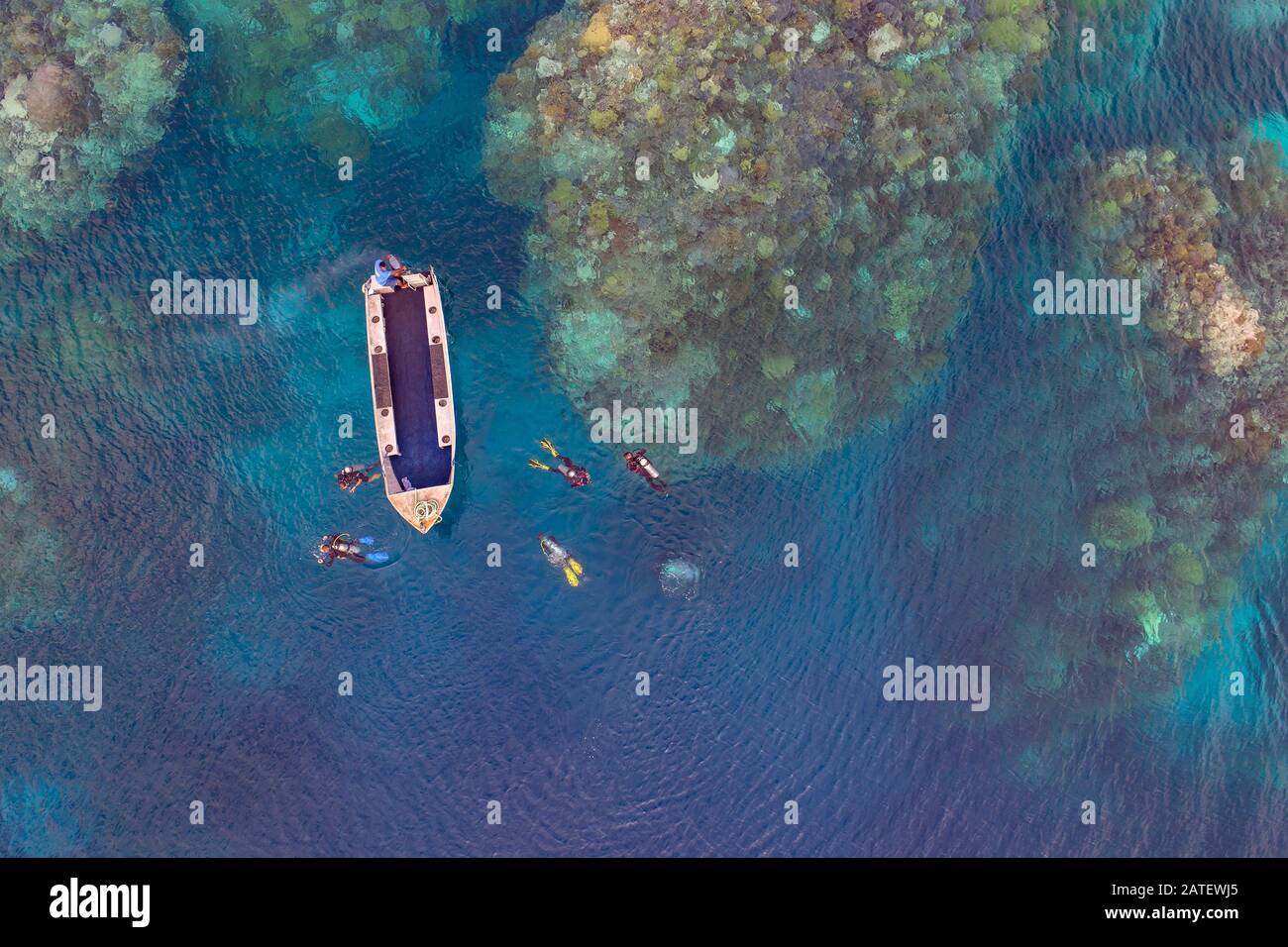 Solomon islands aerial view of boat hi-res stock photography and images ...