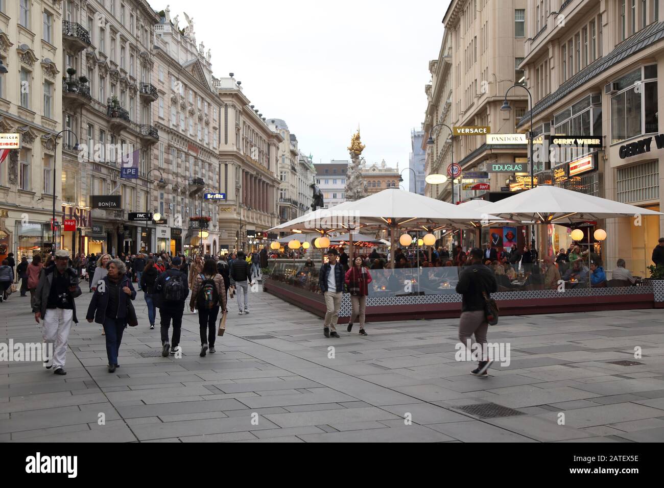 Vienna Shopping High Resolution Stock Photography and Images - Page 13 -  Alamy