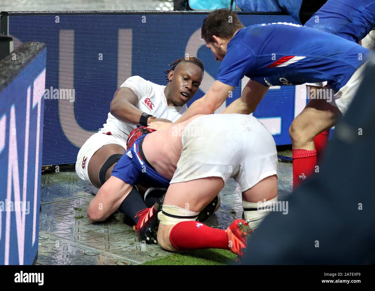 England S Maro Itoje Gets Involved In A Scuffle During The Guinness Six Nations Match At The Stade De France Paris Stock Photo Alamy
