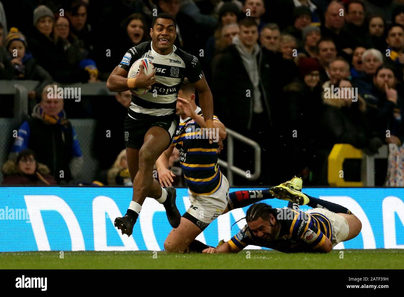 Hull Fc Ratu Naulago in action during the Betfred Super League match at Emerald Headingley Stadium, Leeds. Stock Photo