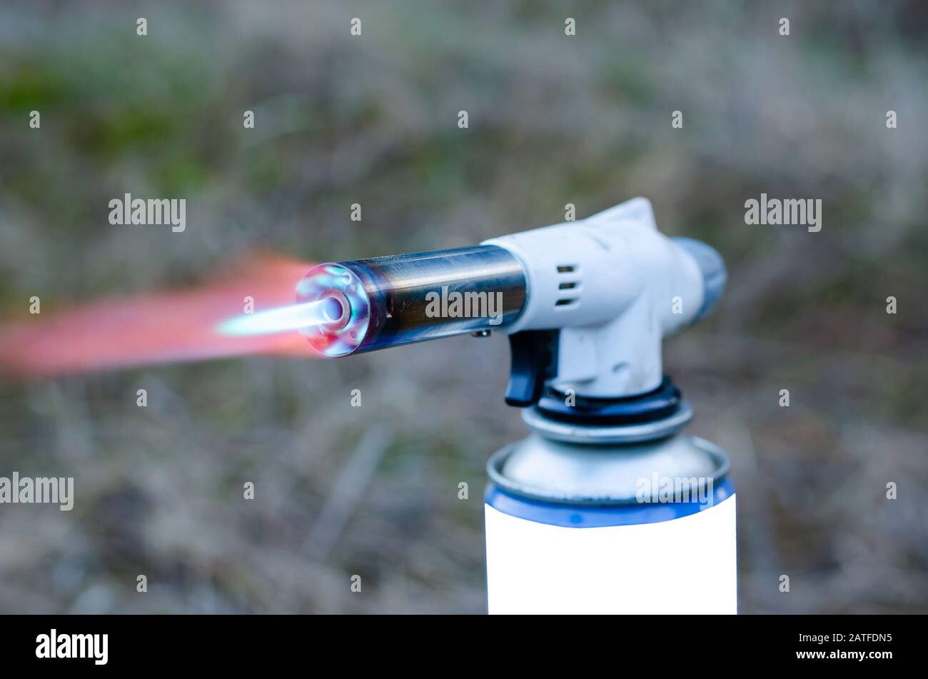 Manual gas burner. Ignition a gas burner before starting work. Side