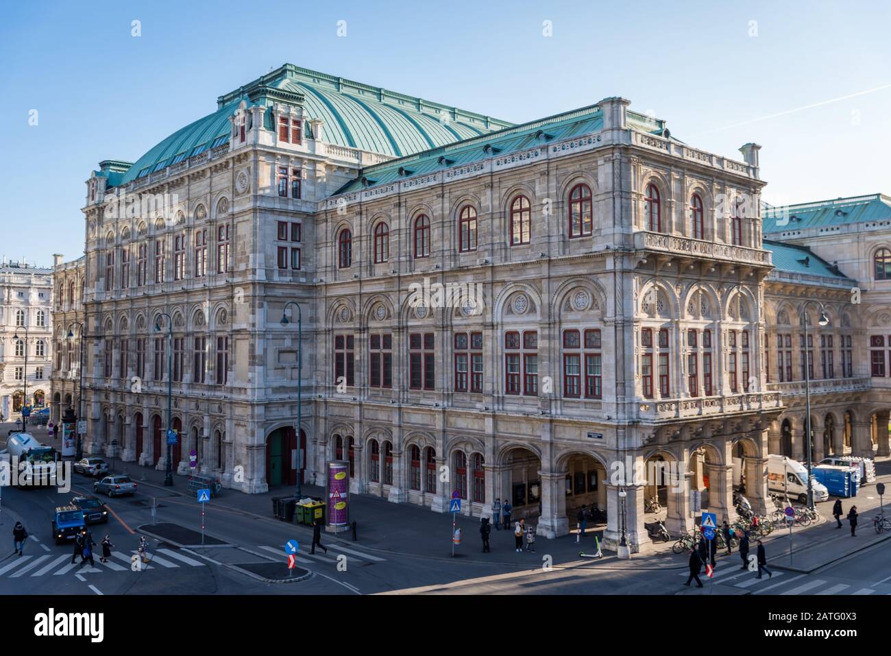 People watching open air live Opera outside the State Opera House in  Karajan Platz Vienna in Austria Stock Photo - Alamy