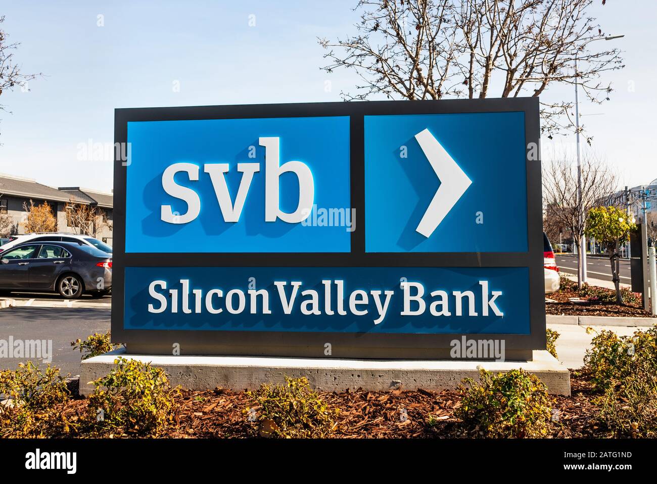 Jan 31, 2020 Santa Clara / CA / USA - Silicon Valley Bank logo at their headquarters and branch; Silicon Valley Bank, a subsidiary of SVB Financial Gr Stock Photo