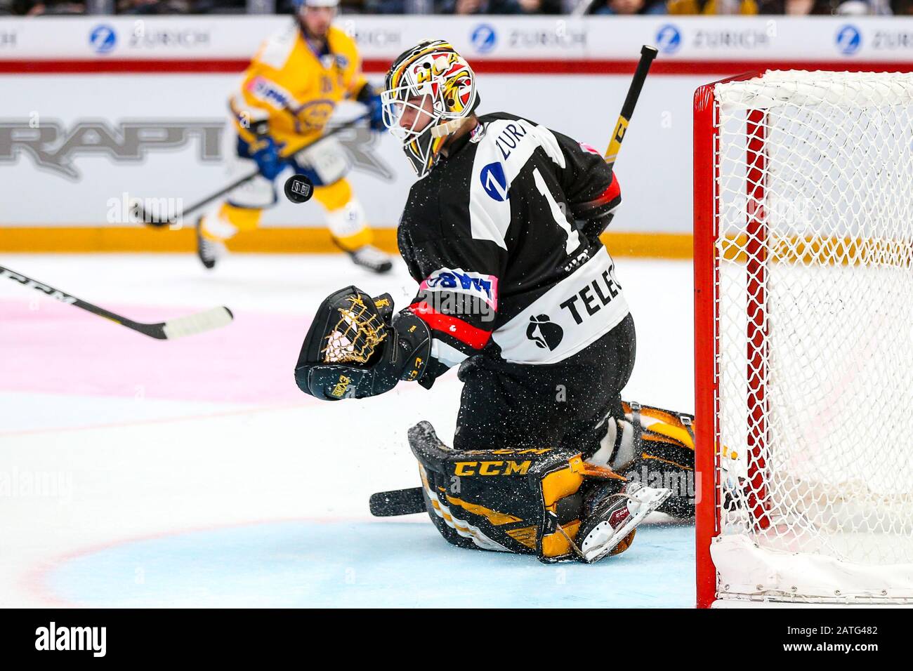 Lausanne, Switzerland. 02nd Feb, 2020. 02.02.2020, Lausanne, Vaudoise  Arena, Cup: Final: HC Ajoie - HC Davos, # 1 goalkeeper Tim Wolf (Ajoie)  Credit: SPP Sport Press Photo. /Alamy Live News Stock Photo - Alamy