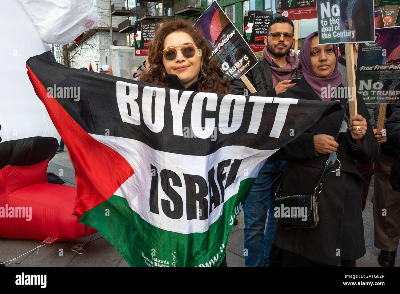 Woman With Palestinian Flag High Resolution Stock Photography And Images Alamy Woman With Palestinian Flag High Resolution Stock Photography And Images Alamy