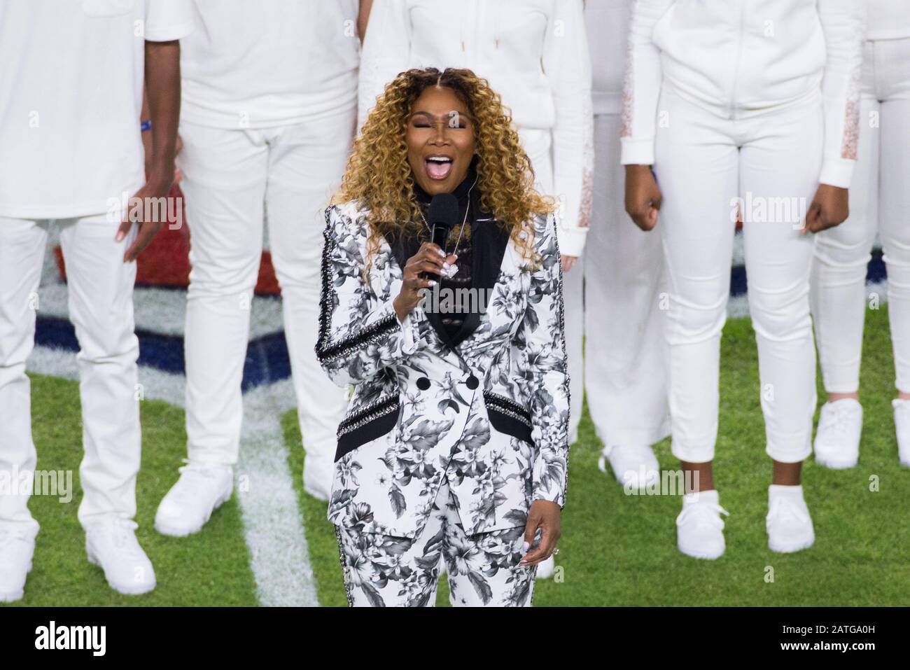 Miami, USA. 02nd Feb, 2020. Yolanda Adams sings America the Beautiful(02)