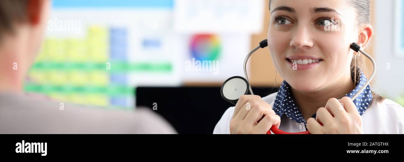 Nurse stethoscope listen hi-res stock photography and images - Alamy