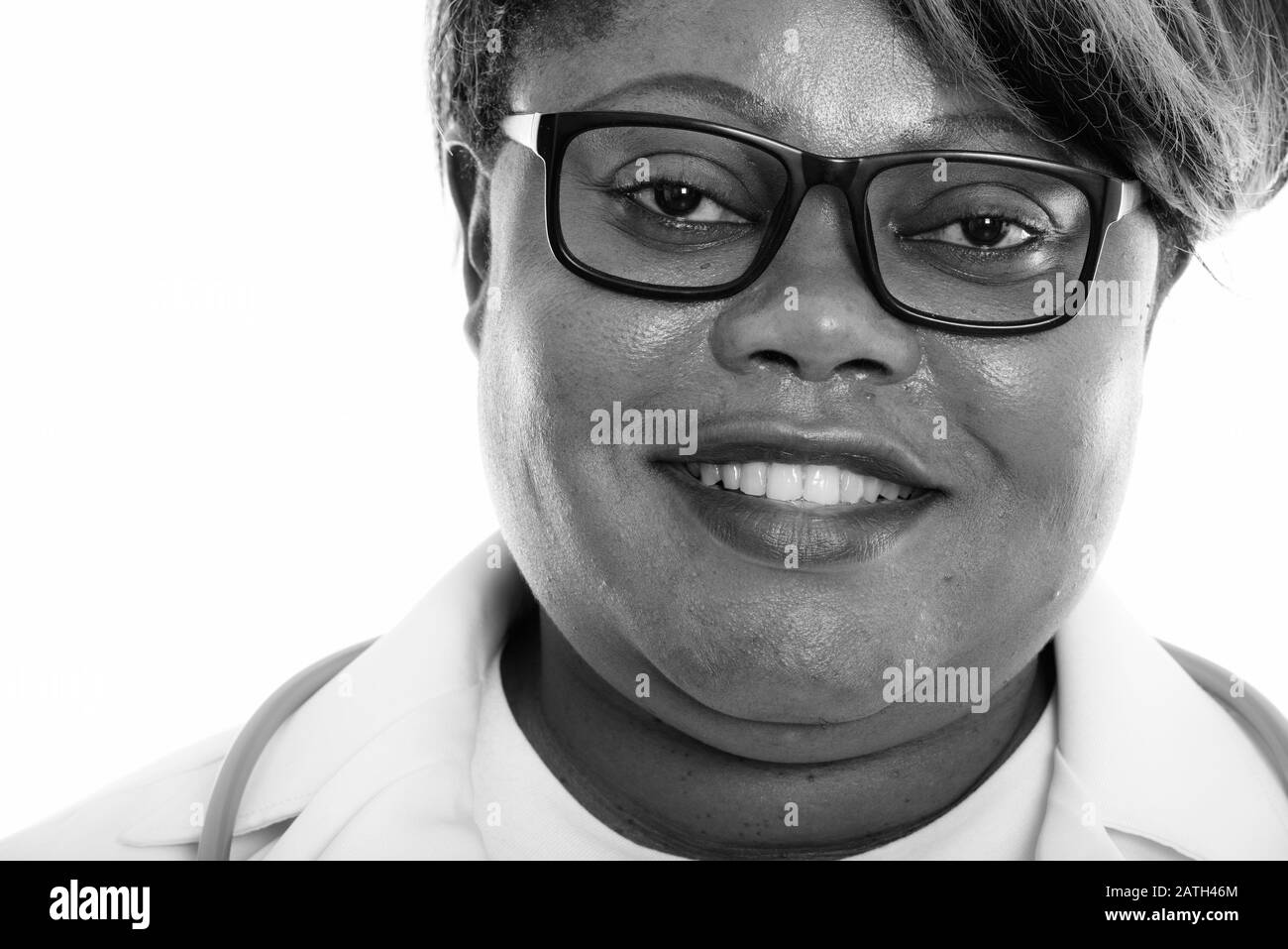 Doctor smiling woman black female hi-res stock photography and images ...