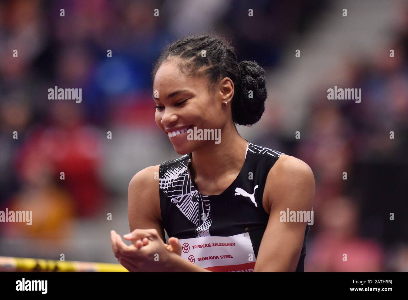 Tynita butts high jump hi res stock photography and images Alamy
