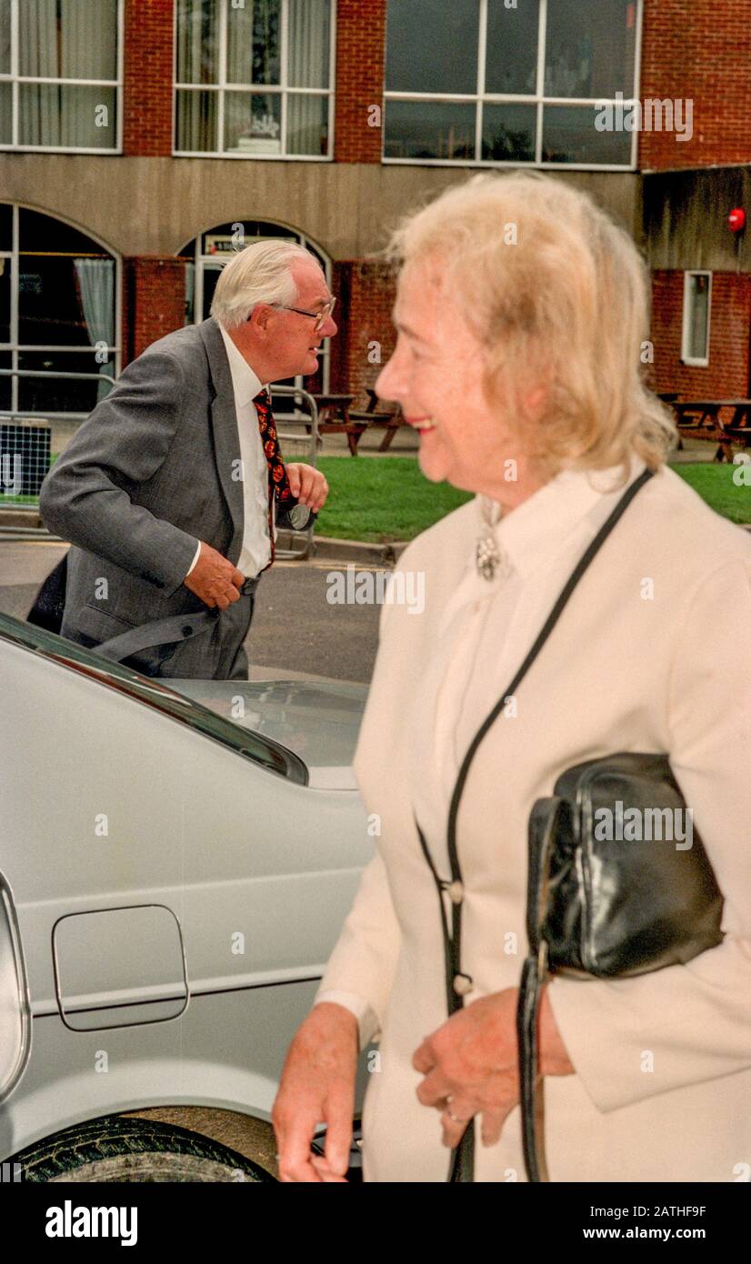 Thabo Mbeki, Vice-President of the Republic of South Africa, visiting the University of Sussex, in Brighton, where he studied in the early 1960's while exiled from South Africa.   Former Prime Minister James Callaghan and his wife Audrey. Stock Photo