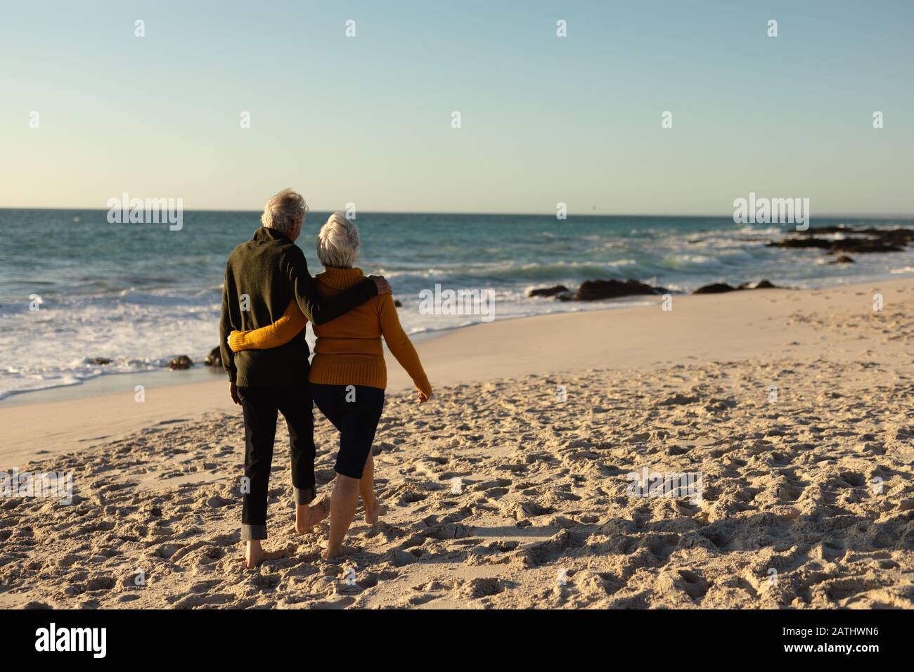 Old man walking away hi-res stock photography and images - Alamy