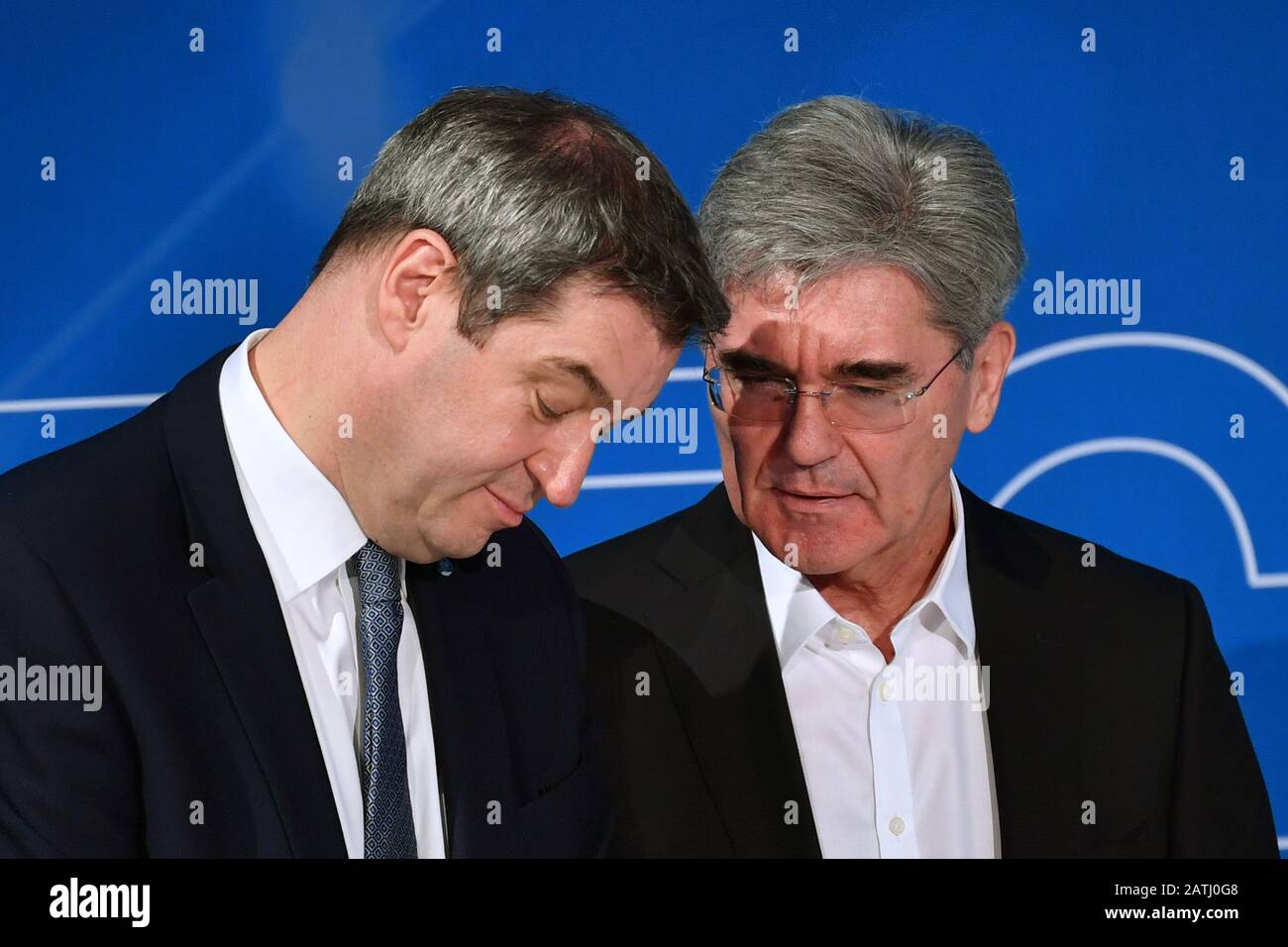 Markus SOEDER (Minister President Bavaria and CSU Chairman) with Joe KAESER (Management Chairman SIEMENS). At the invitation of Prime Minister Dr. Markus Soeder meet experts in the field of future technologies for high-tech Sumwith Bayern.KI, Künstliche Intelligenz. On February 3rd, 2020 Technical University Munich (TUM) in Garching. | usage worldwide Stock Photo