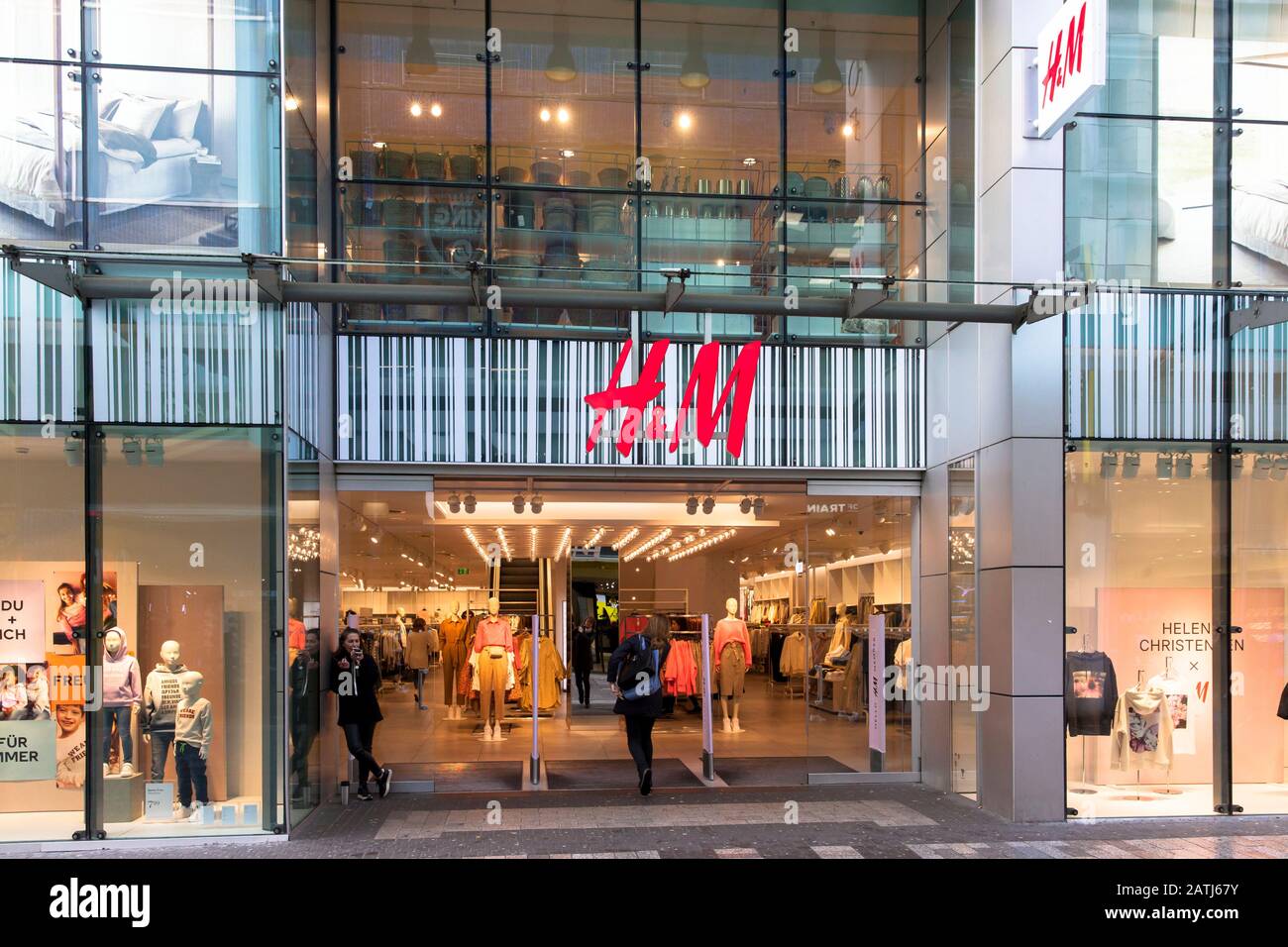 H&M to cut 1,500 jobs as retailers face slowing sales and rising