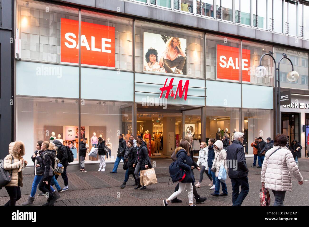 Europe, Germany, Cologne, H&M store on the shopping street Schildergasse.  Euroa, Deuschland, Koeln, H&M Filiale auf der Einkaufsstrasse Schildergasse Stock Photo