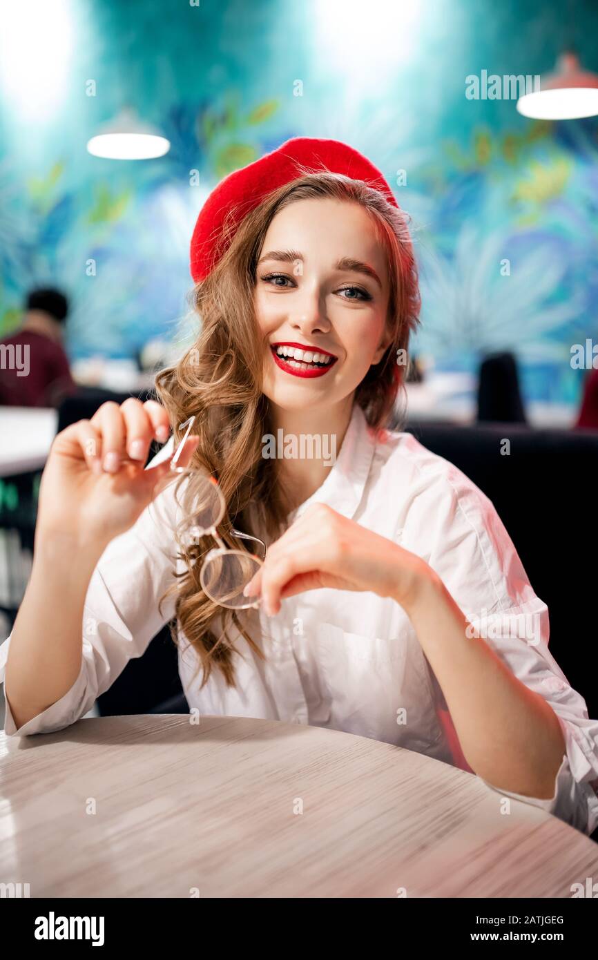 Beret Girl Model Red High Resolution Stock Photography and Images - Alamy