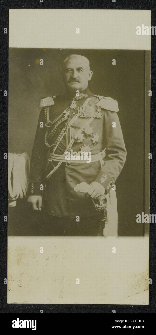 Description Soldier with decorations Date {19141918} Keywords