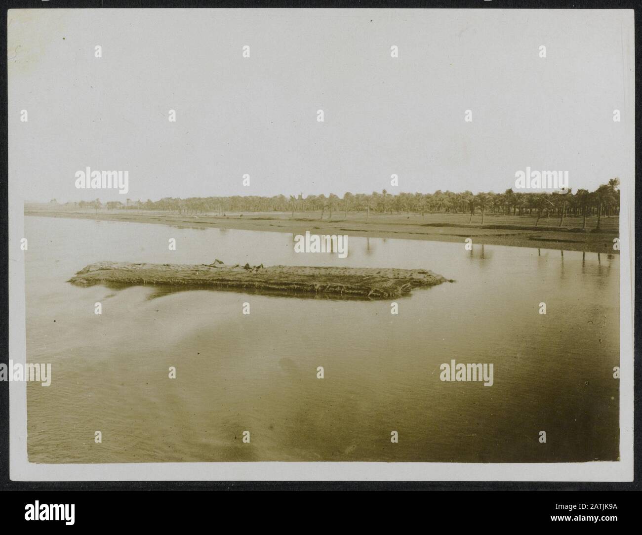 Koweit Reed Raft Official photographs from Mesopotamia Description: Reed craft on Tigris ...