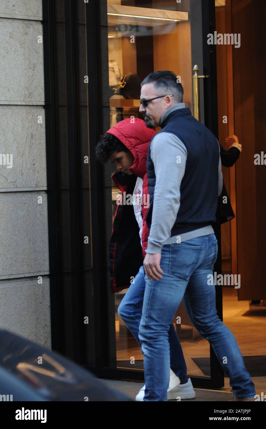 Milan, Georgina Rodriguez and son shopping in the center with bodyguard  Georgina Rodriguez, fiancé of Cristiano