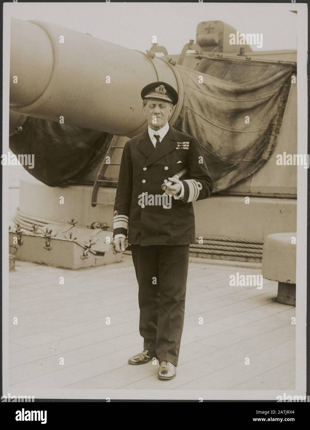 Journalists visit the Grand Fleet Description: Admiral Sir Cecil Burney Annotation: Journalists visit the Fleet. Admiral Sir Cecil Burney posing on a warship Date: {1914-1918} Keywords: WWI, military leaders, fleets Person Name: Burney, Cecil Stock Photo
