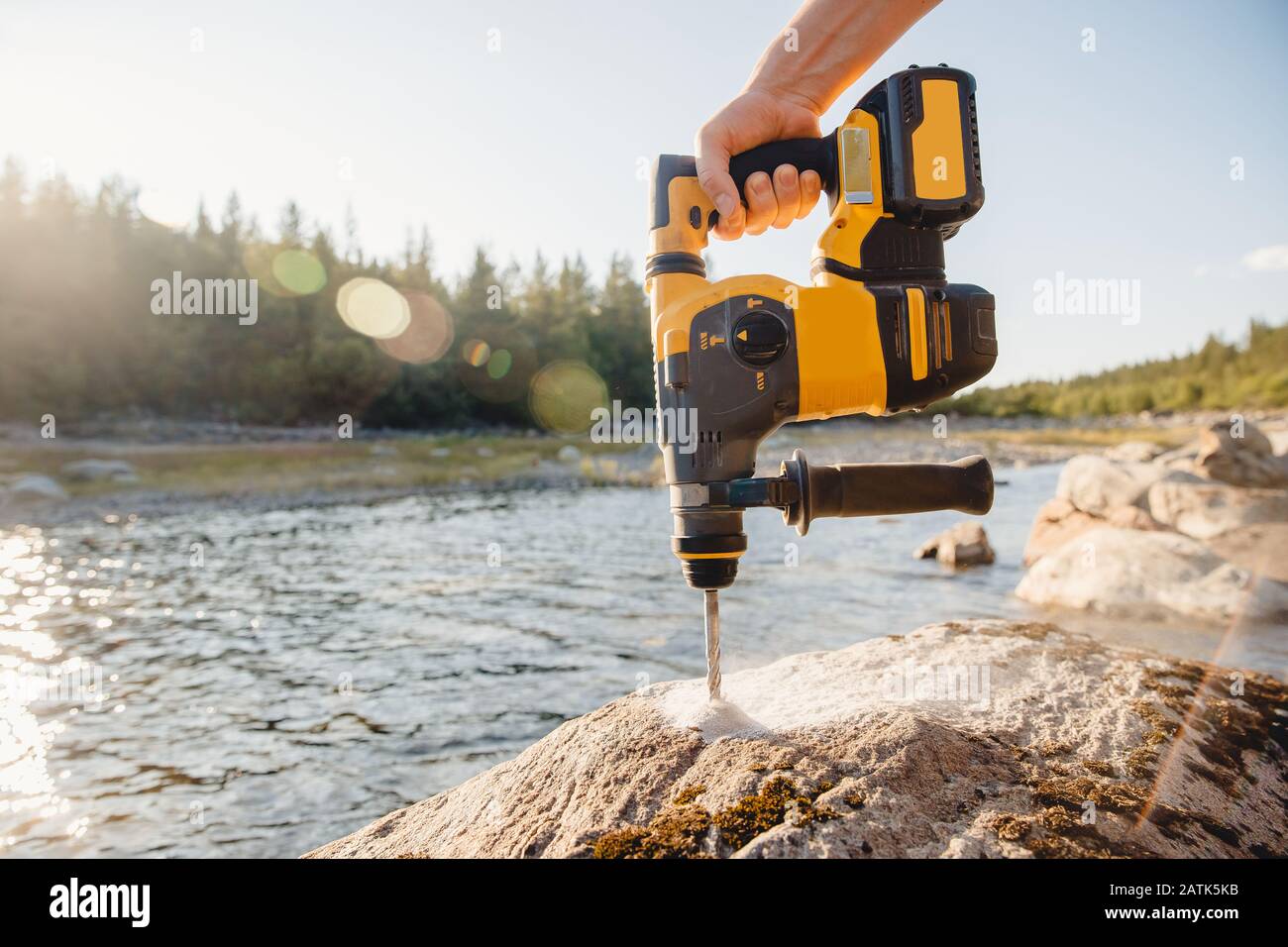 Electric mobile tool puncher drill for drilling stone and concrete