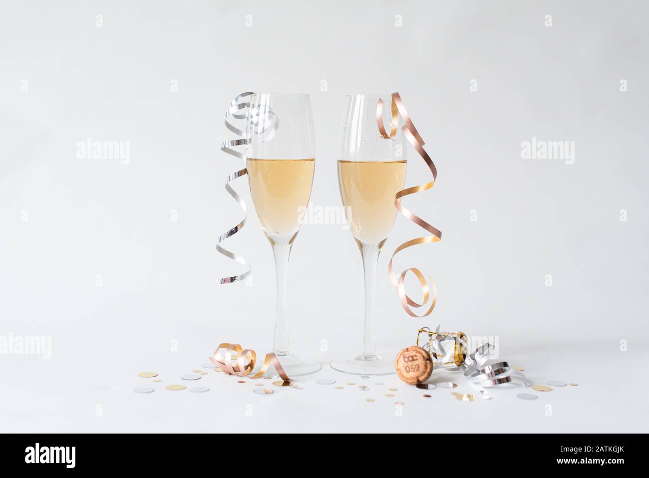 Glasses and champagne hi-res stock photography and images - Alamy