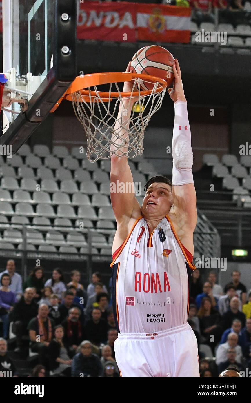 Virtus Roma, who sees OriOra Pistoia pass 80-81 after the basket 2” from  Johnson's end, comes out defeated once more on the siren. Match played in  memory of Kobe Bryant, celebrated by