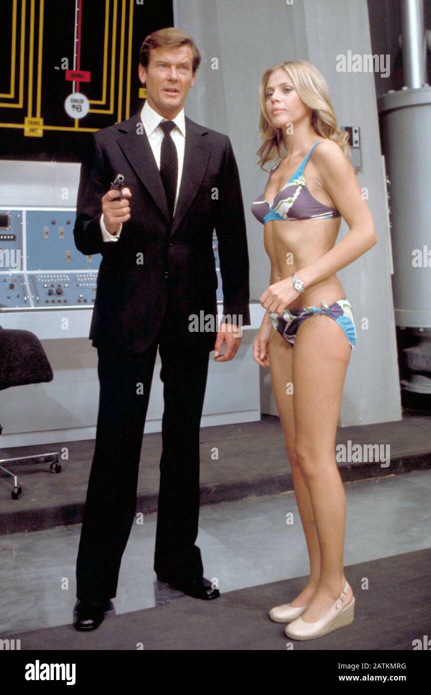 Roger Moore, Britt Ekland, "The Man with the Golden Gun" (1974) United  Artists File Reference # 33962-174THA Stock Photo - Alamy