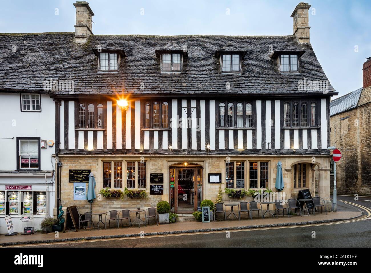 Historic Burford House Inn (17th C), along the High Street, Burford, Oxfordshire, England, UK Stock Photo