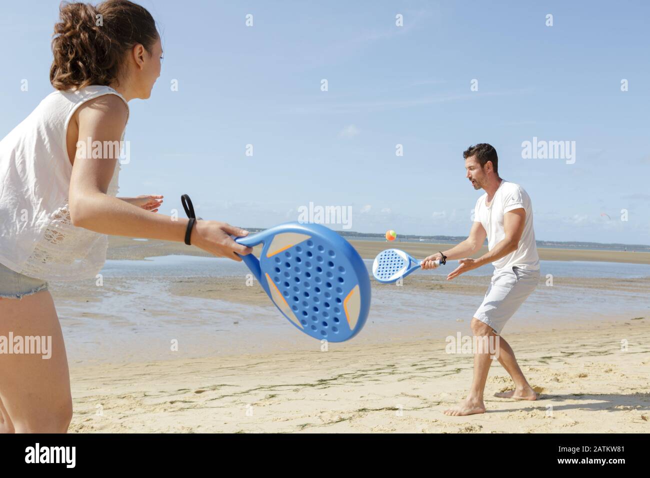 How to Play Beach Tennis? 