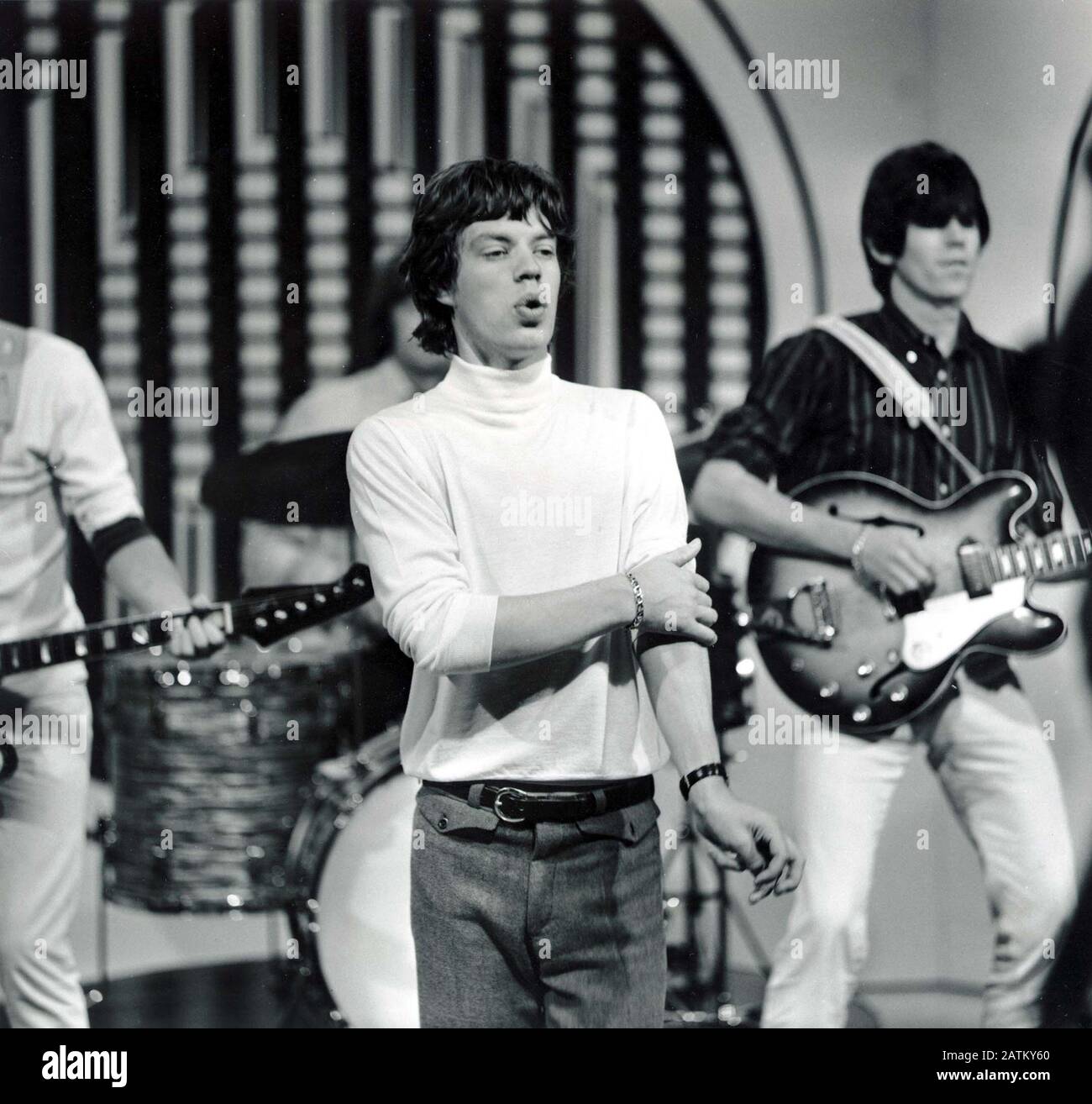 Top of the pops 1964 hi-res stock photography and images - Alamy