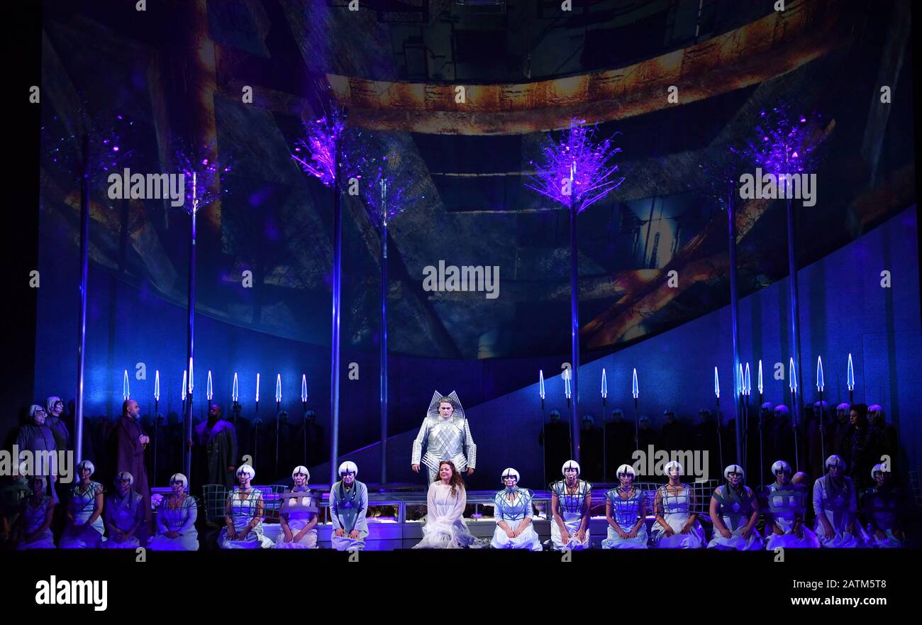 Richard wagners opera lohengrin hi-res stock photography and images - Alamy