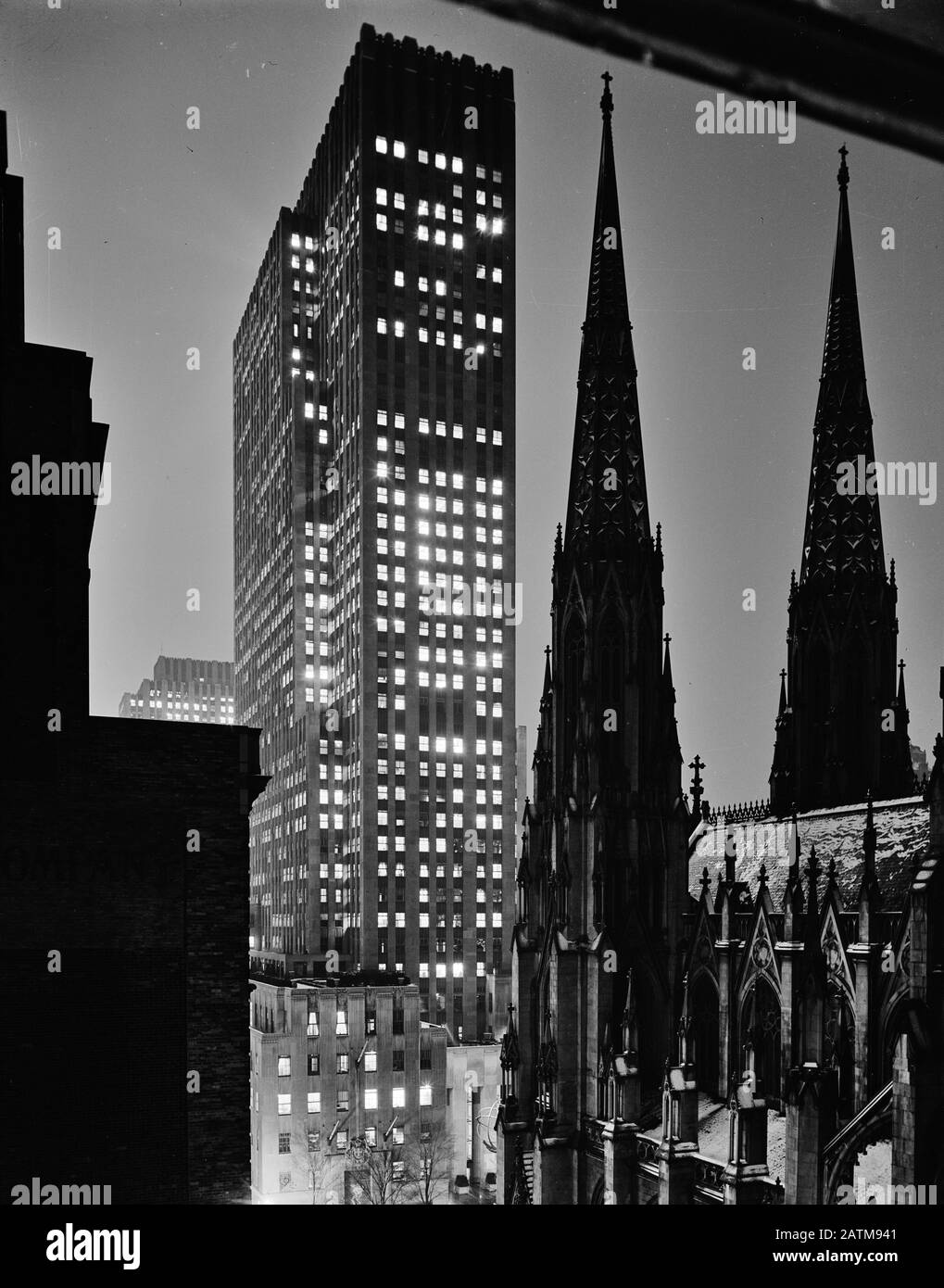New york city 1940s night hi-res stock photography and images - Alamy