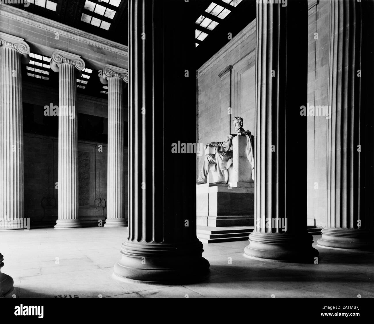 Ww2 american soldier rifle Black and White Stock Photos & Images - Alamy