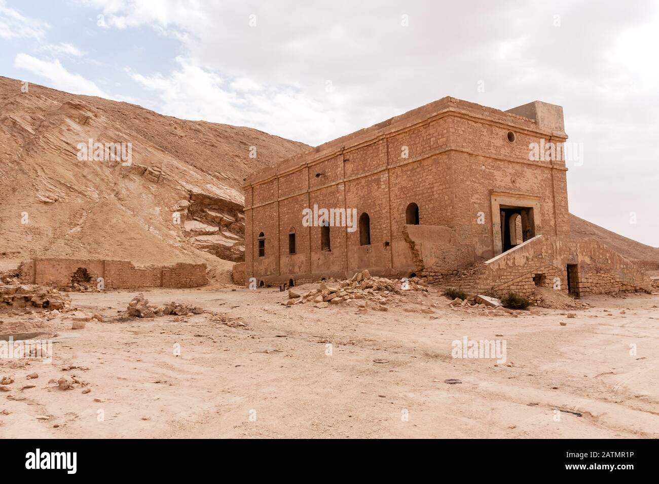 Buildings of the abandoned and dilapidated surface water collecting and treatment plant in Khafs Daghrah, Saudi Arabia Stock Photo