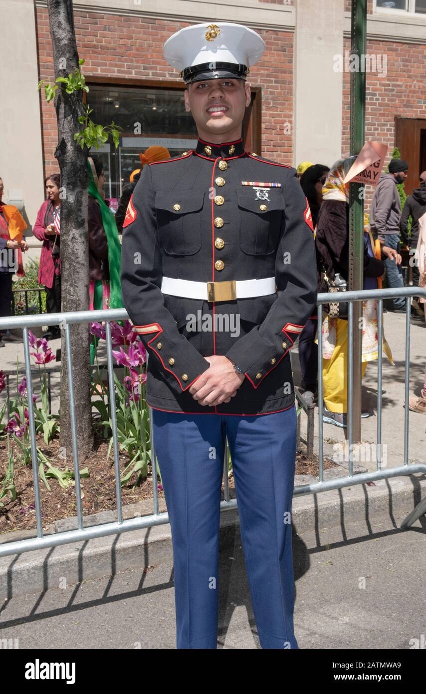 Uniforms marines pictures Uniforms of