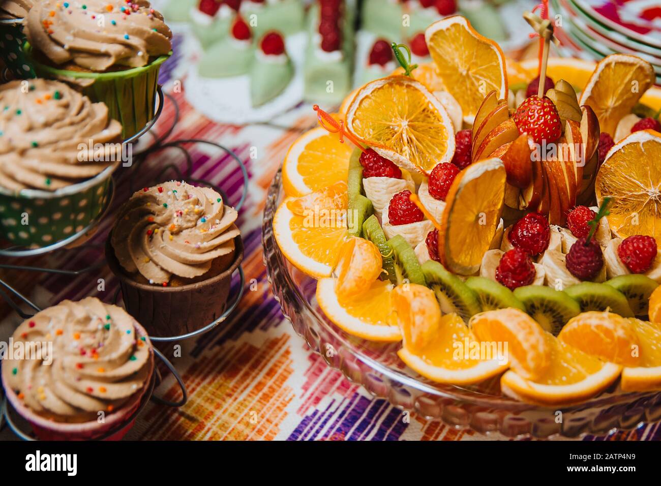 Apple orange strawberry banana hi-res stock photography and images - Alamy