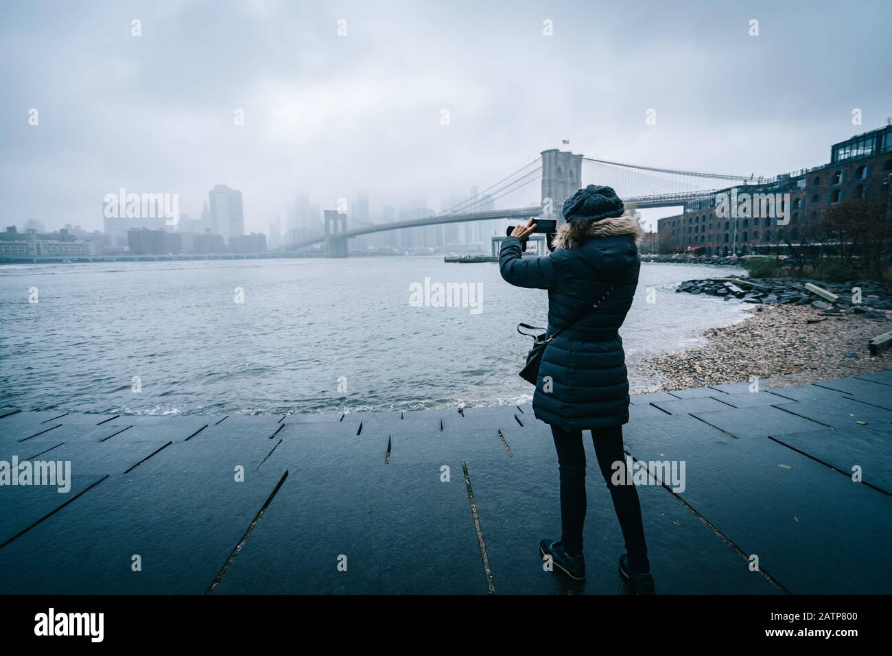 Dumbo new york tourist hi-res stock photography and images - Alamy