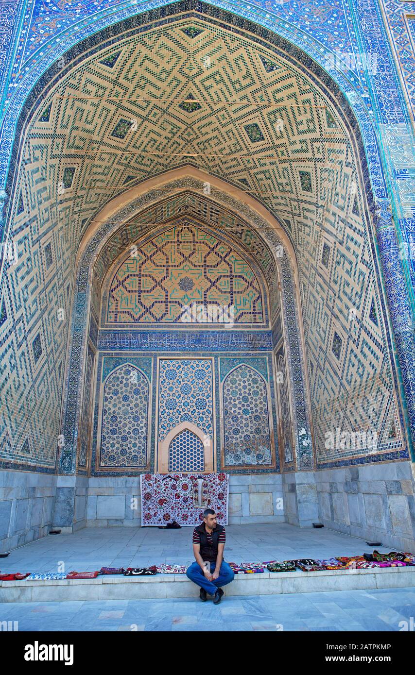 Prayer niche in the Ulug'Bek-Medrese, Registan Square, Samarkand, Samarqand Province, Uzbekistan Stock Photo