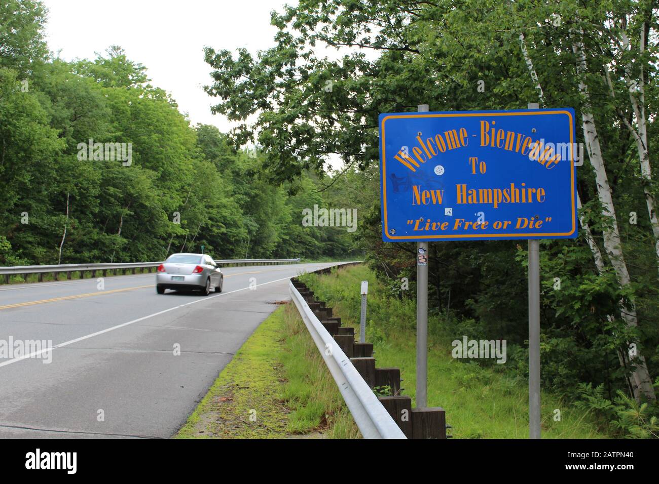 grænseflade Ja crack Welcome to New Hampshire Live Free or Die sign with car on US Route 2 Stock Photo - Alamy grænseflade Ja crack Welcome to New Hampshire Live Free or Die sign with car on US Route 2 Stock Photo - Alamy