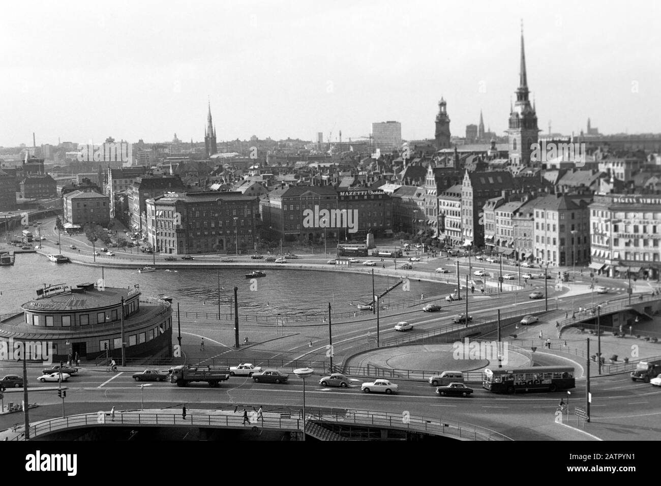 Stockholmer Altstadt mit der Deutschen Kirche, Strassenverkehr und Hafen, Stockholm, Schweden, 1969. Stockholm Old Town with the German Church, road traffic and port, Stockholm, Sweden, 1969. Stock Photo