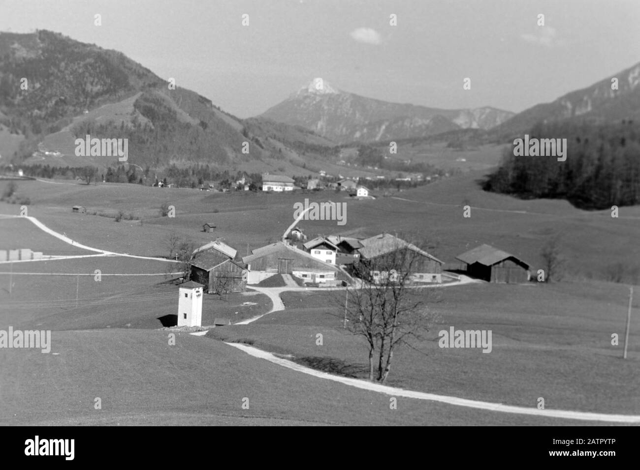 Autobahn 1950s hi-res stock photography and images - Alamy