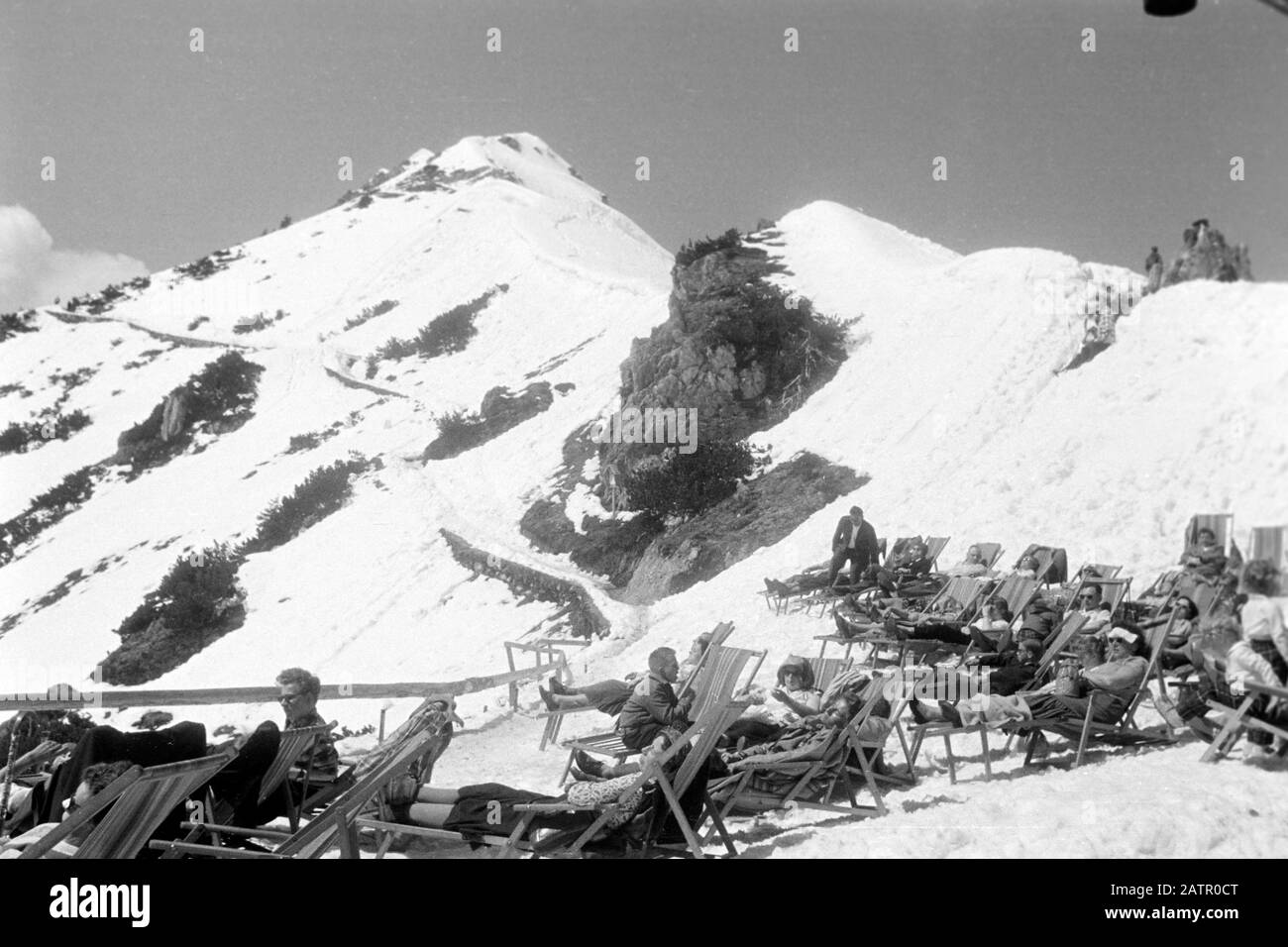 1950s sunbathing hires stock photography and images Alamy