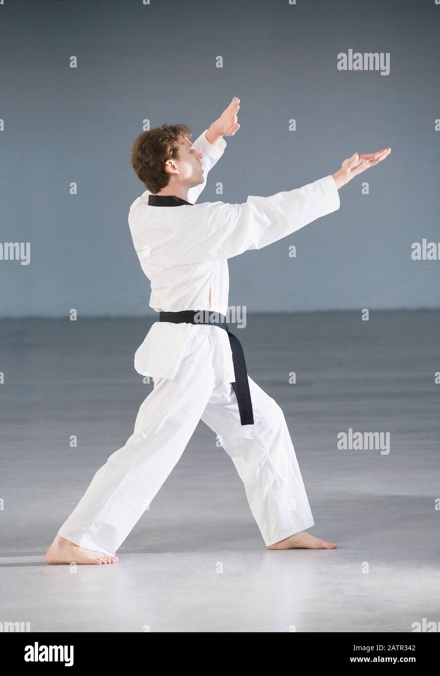 Man athlete practicing taekwondo hi-res stock photography and images ...