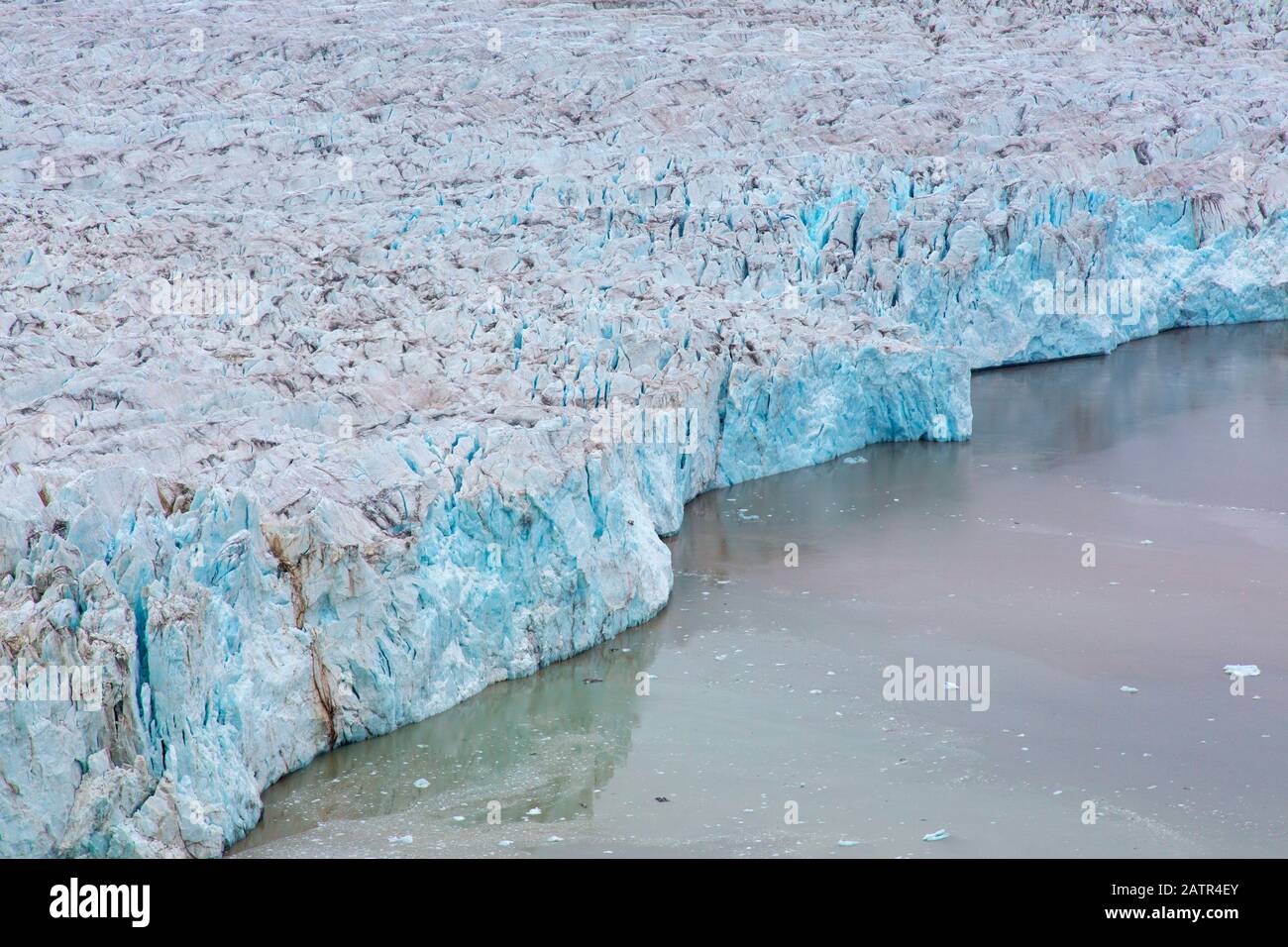 Osbornebreen glacier in Oscar II Land debouches into St. Jonsfjorden at Spitsbergen / Svalbard, Norway Stock Photo