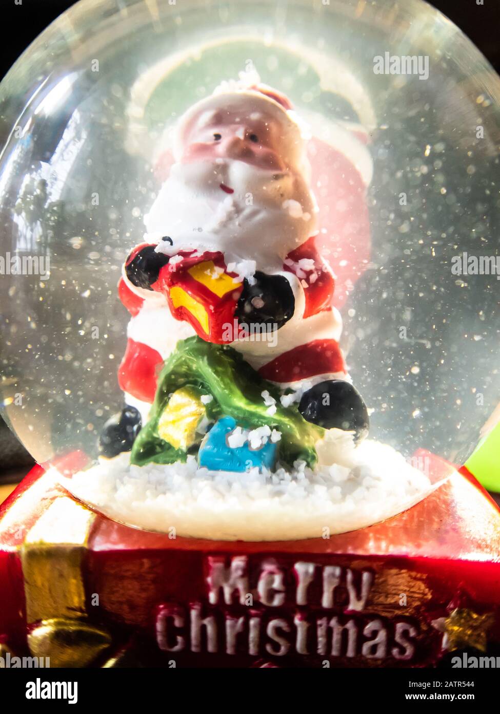 Snow globe hi-res stock photography and images - Alamy
