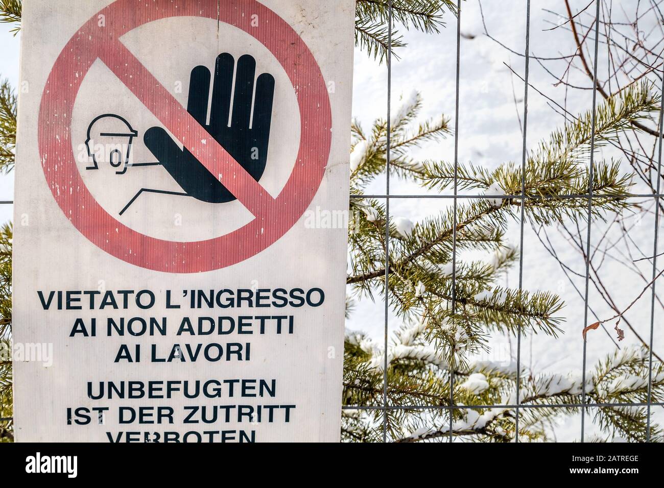 warning signboard about entry for nonprofessionals is forbidden in