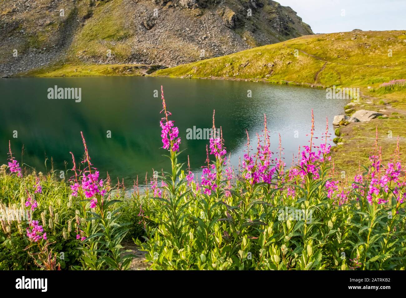 Hatcher pass lake hi-res stock photography and images - Alamy