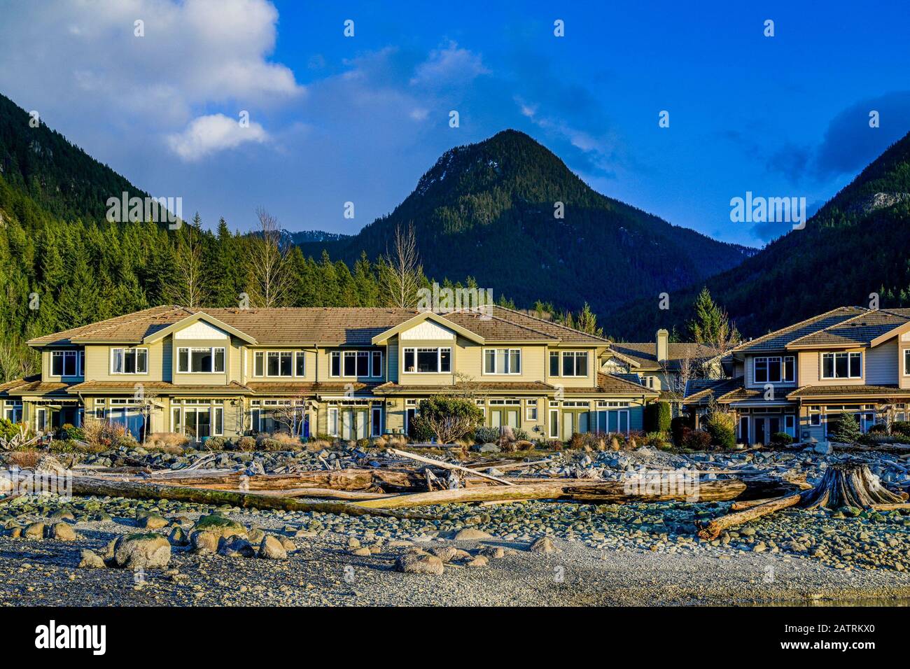 Oceanfront homes, houses, Olivers Landing, Furry Creek, Howe Sound
