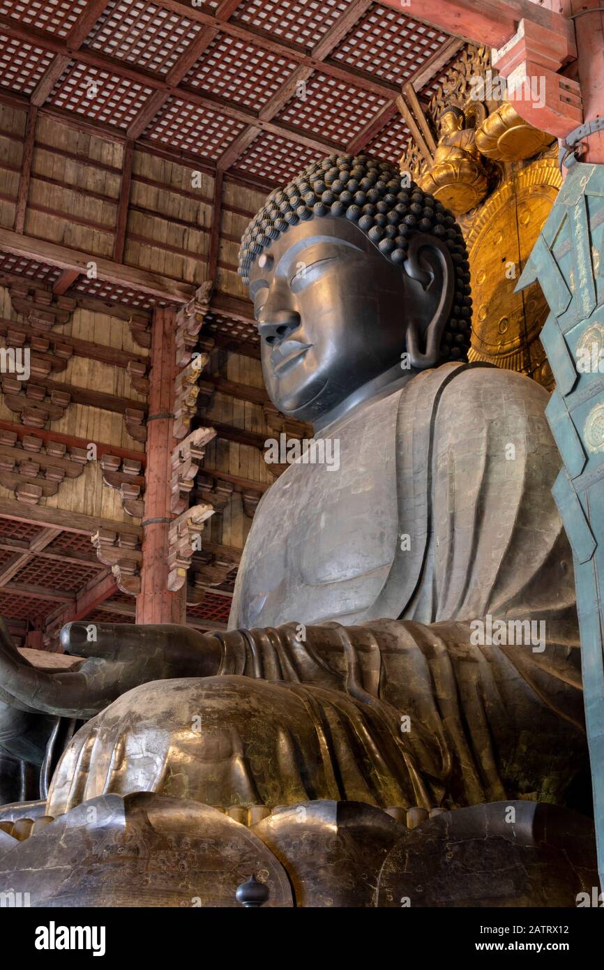 The world's largest bronze statue of the Buddha Vairocana,Todaiji