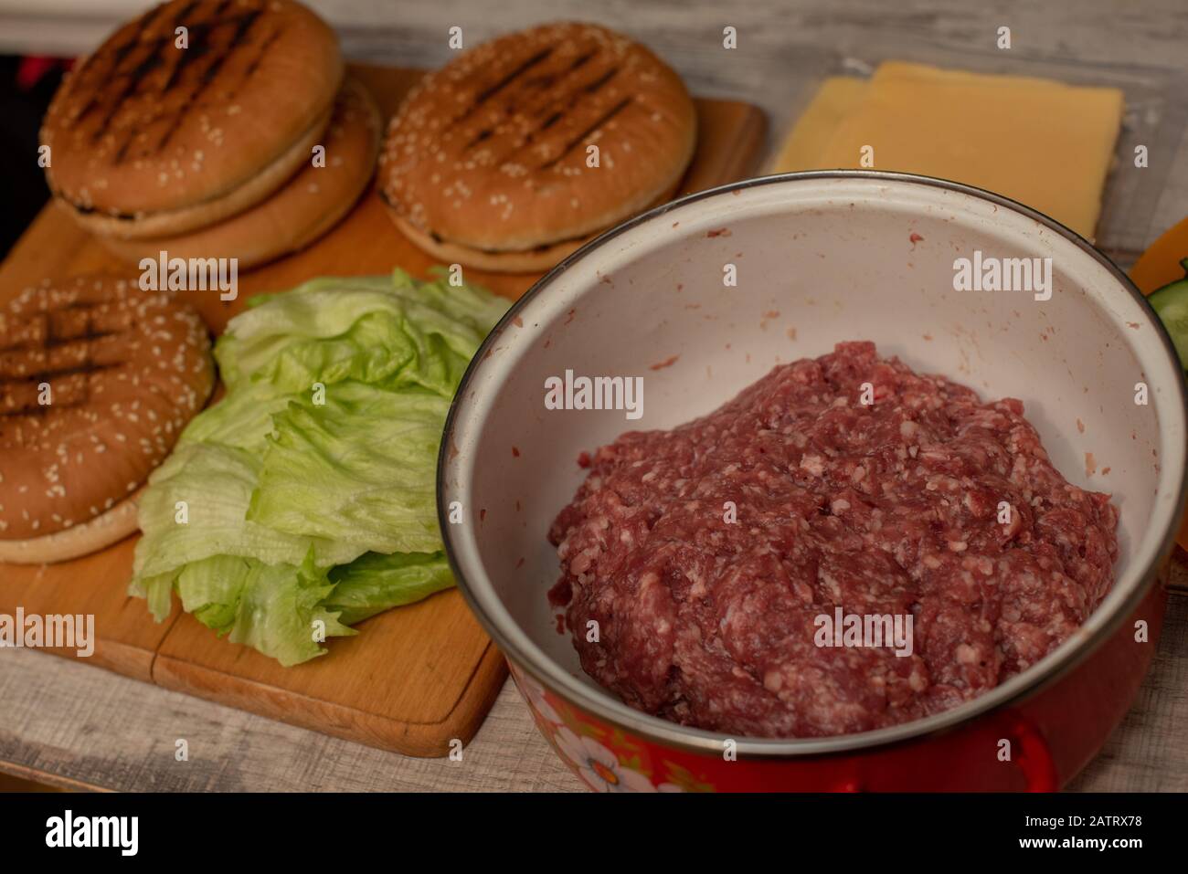 cooking hamburgers, making a hamburger, pictures with buns, raw meat ...